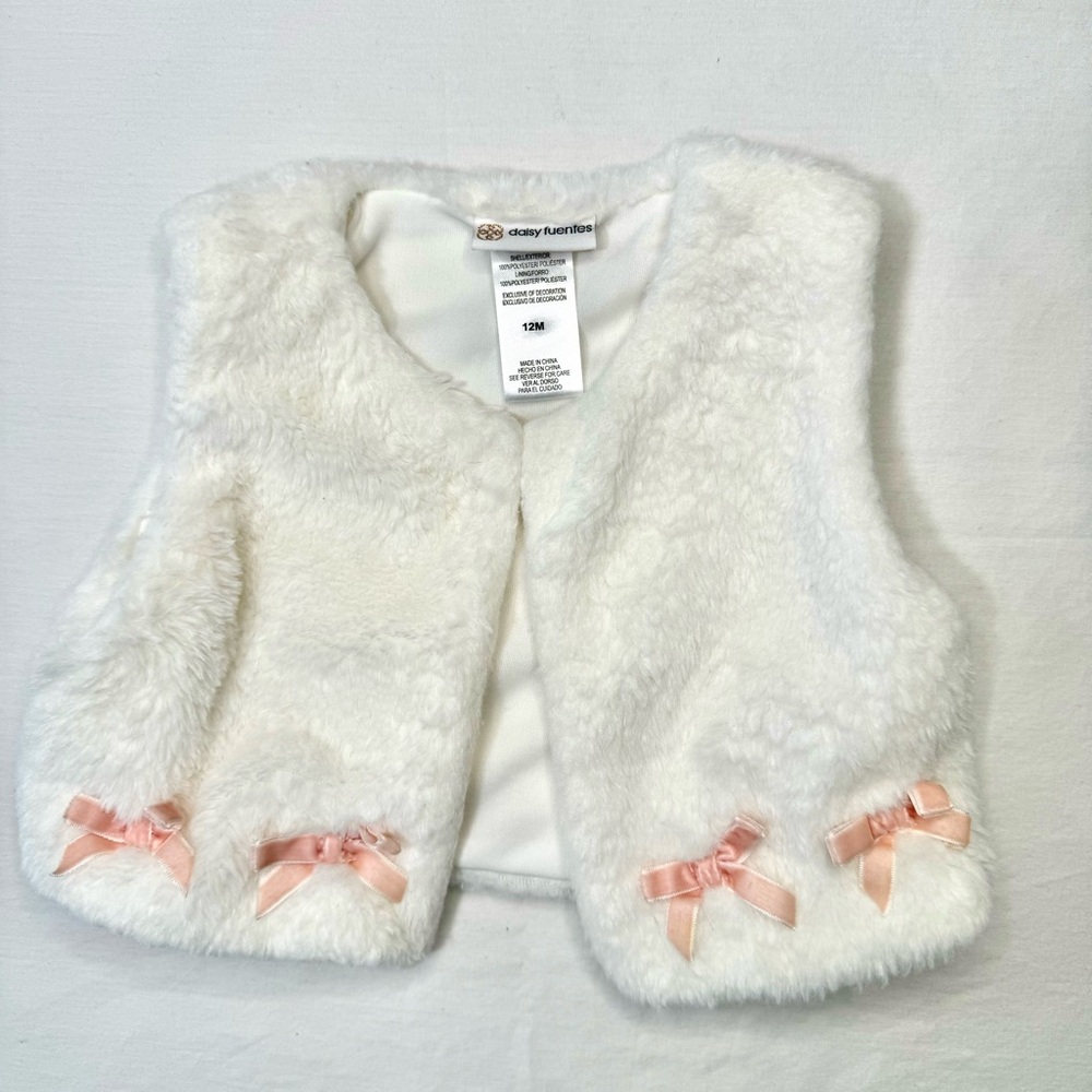 12M girls faux fur vest w/ pink ribbon accents. By Daisy Fuentes K024-1